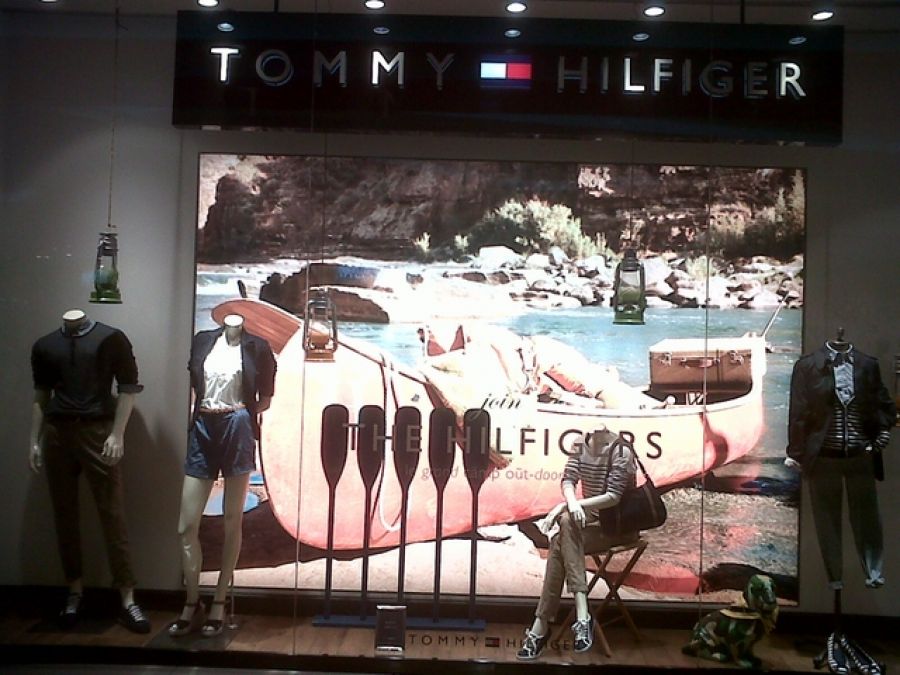 Punto Vendita Tommy Hilfiger, Galleria Borromea Shopping Center, Peschiera Borromeo